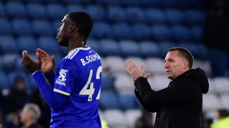  曼城德比战平红魔丁丁世界波惊艳全场  