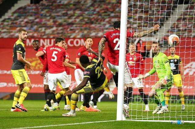  卡昂防守端集体低迷，连场失球陷入保级漩涡